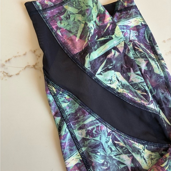 Lululemon Inspire Tight II *Full-On Luxtreme (Mesh)
Leggings size 8 - Picture 8 of 10